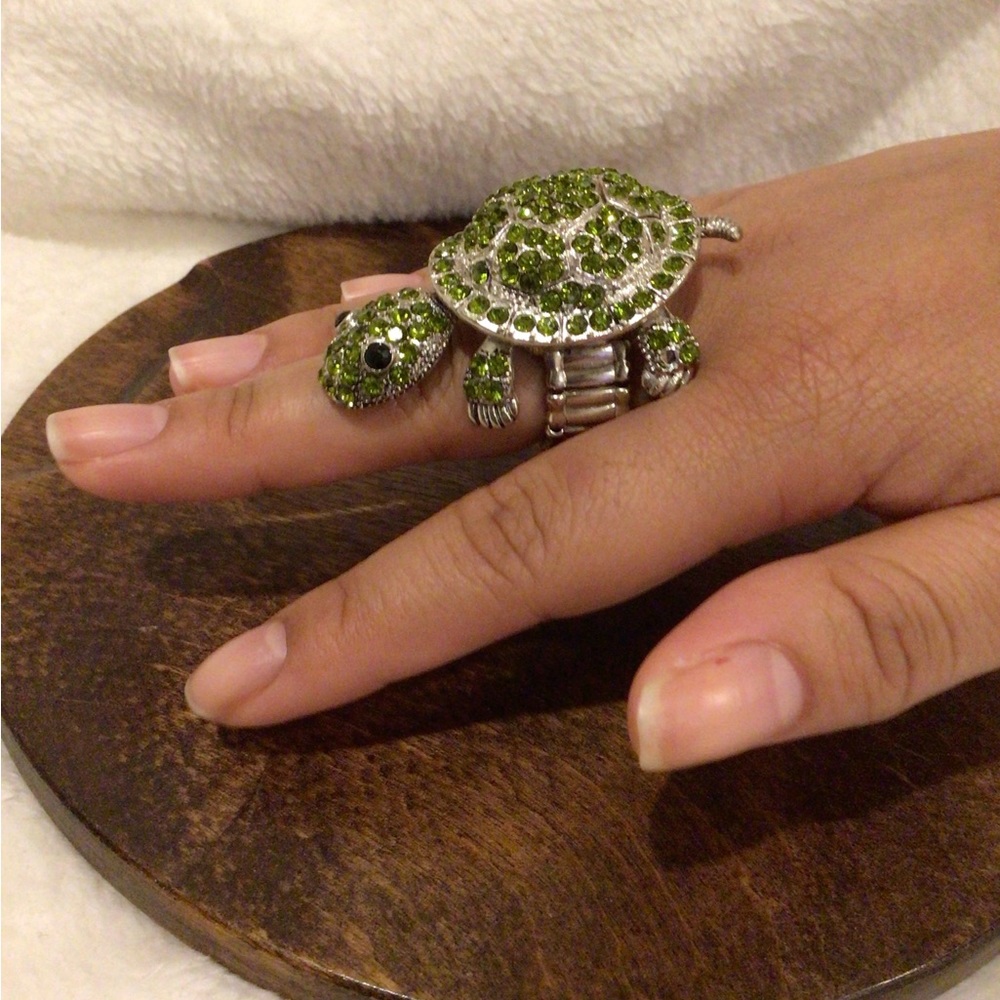 Green Rhinestone Movable Turtle Stretch Ring